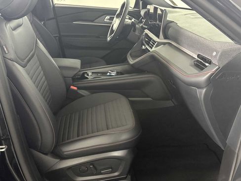 Used 2026 Ford Explorer ST-Line w/ Premium Package RWD image 17