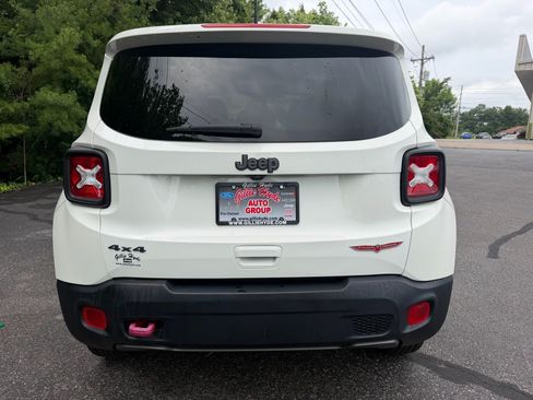 Used 2020 Jeep Renegade Trailhawk w/ Cold Weather Group AWD/4WD image 13