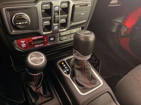 Used 2018 Jeep Wrangler Unlimited Rubicon AWD/4WD image 58