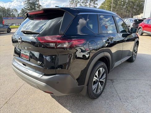 Used 2023 Nissan Rogue SV w/ SV Premium Package image 6