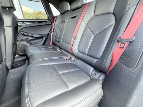 Used 2021 Porsche Macan S image 34