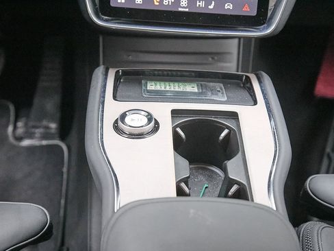 Certified 2025 Volvo EX90 Ultra image 38