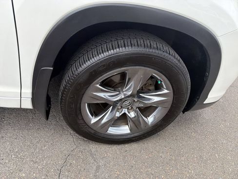 Used 2019 Toyota Highlander Limited Platinum AWD/4WD image 33