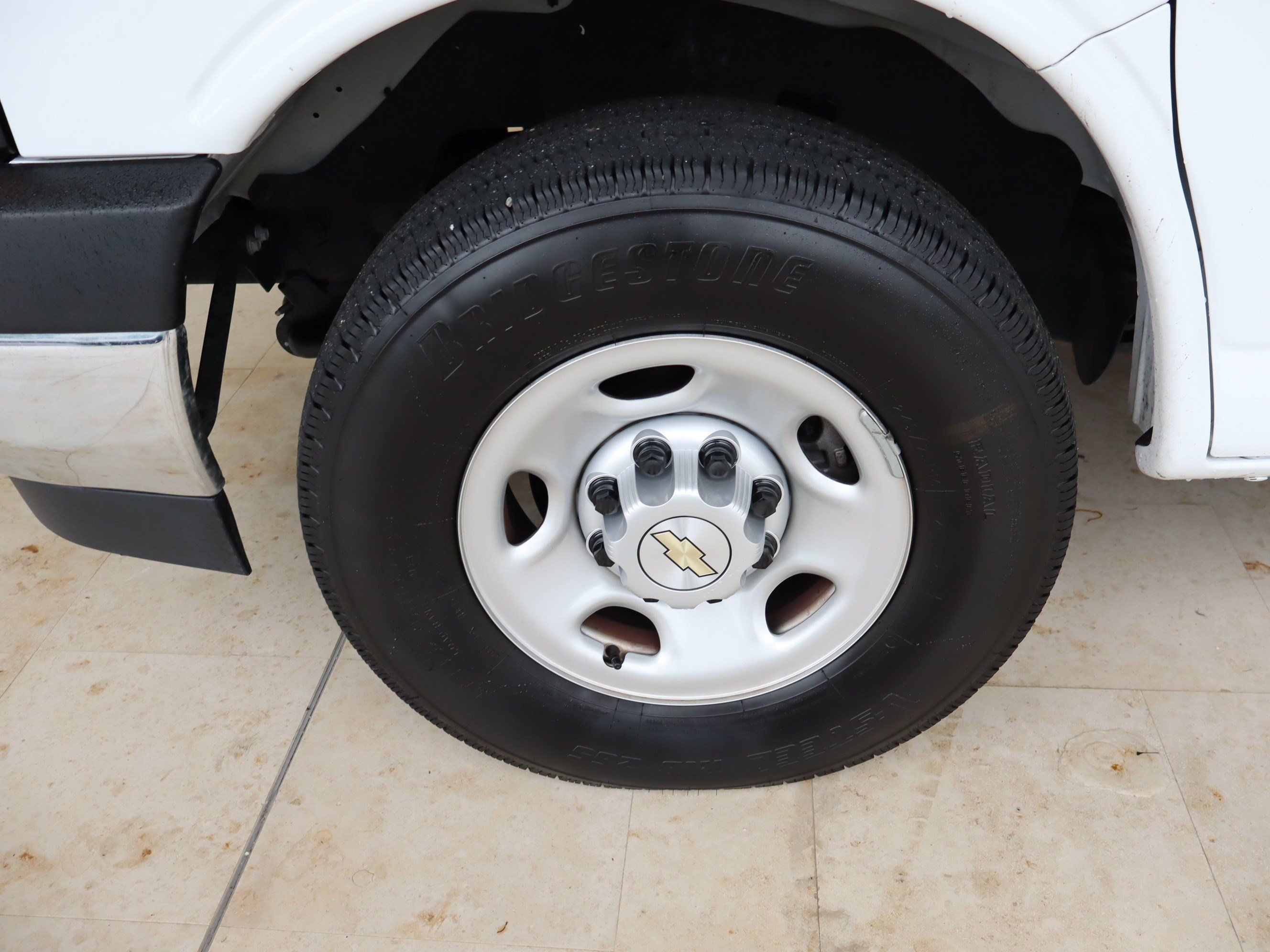Used 2025 Chevrolet Express 2500 w/ Driver Convenience Package RWD image 33