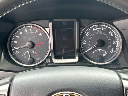 Used 2018 Toyota Tacoma TRD Off-Road w/ Technology Package AWD/4WD image 47