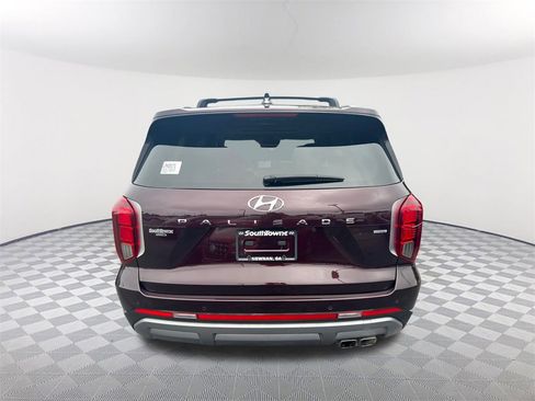 Used 2024 Hyundai Palisade Limited image 6
