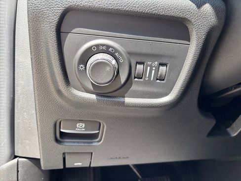New 2025 Jeep Grand Cherokee Altitude AWD/4WD image 60