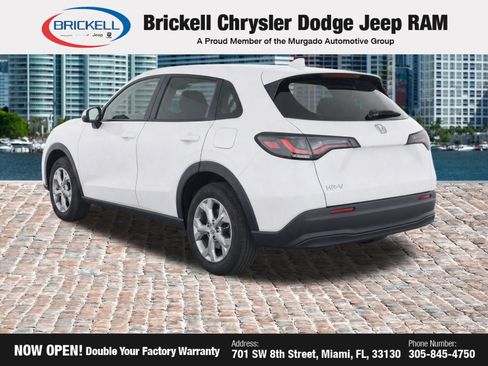 Used 2023 Honda HR-V LX image 3