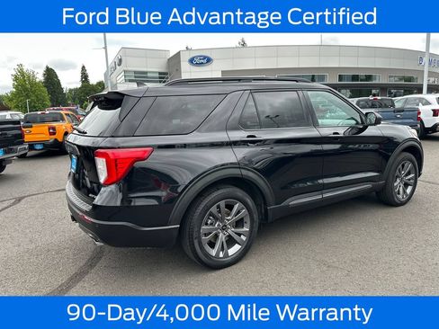 Certified 2021 Ford Explorer XLT w/ Equipment Group 202A AWD/4WD image 8