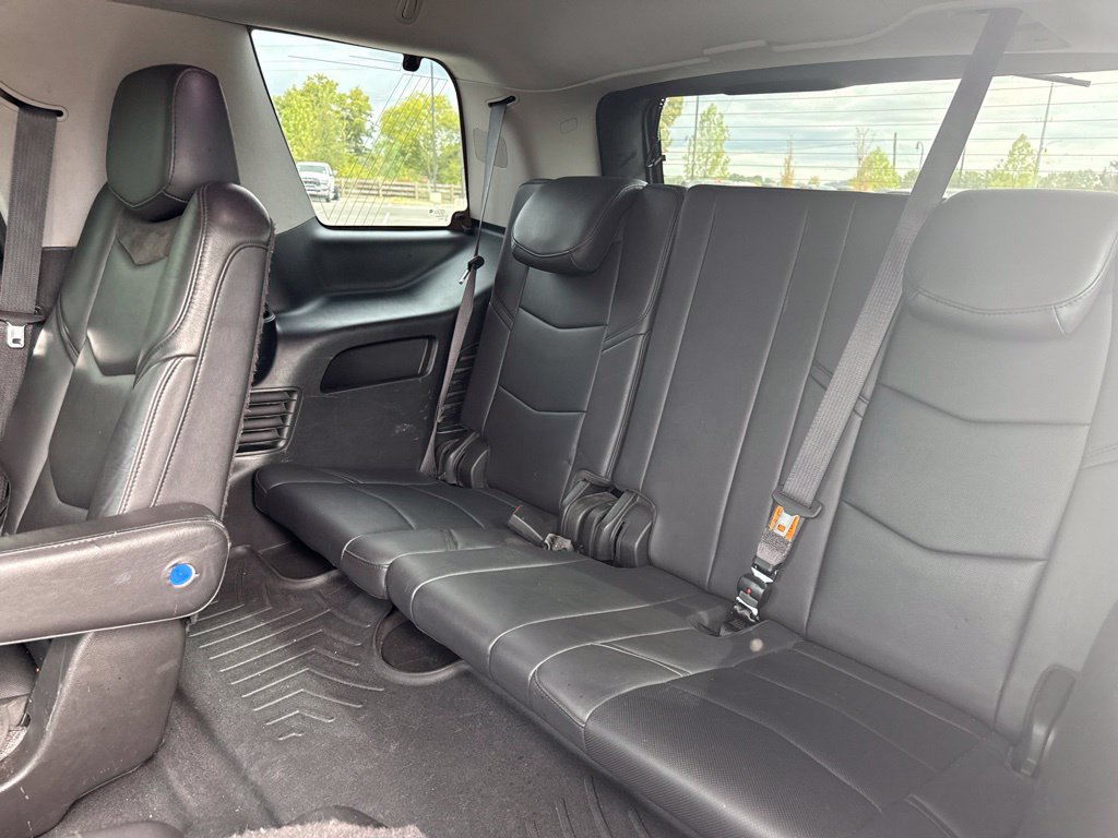 Used 2020 Cadillac Escalade Luxury RWD image 21