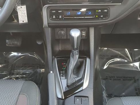 Used 2019 Toyota Corolla LE image 18