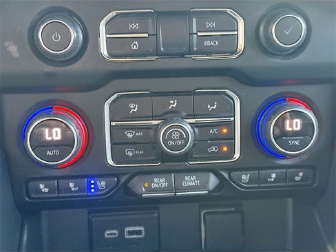 Used 2023 Chevrolet Tahoe Premier image 17