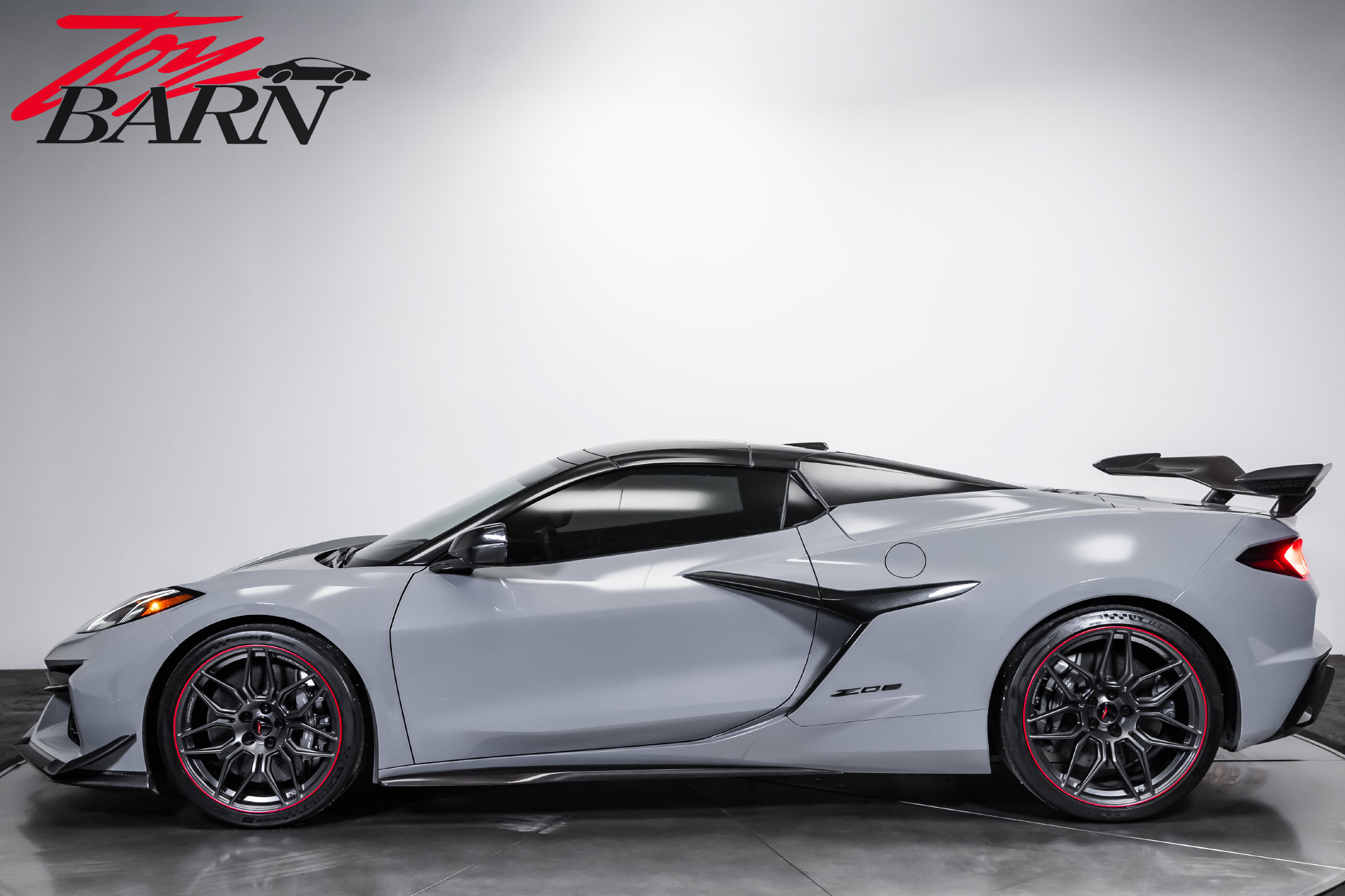 Used 2025 Chevrolet Corvette Z06 w/ Z07 Performance Package RWD image 10
