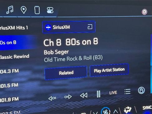 Used 2024 Chevrolet Traverse LT w/ LPO, Floor Liner Package image 27