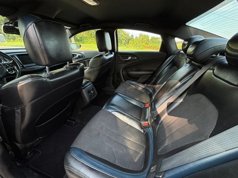 Used 2016 Chrysler 200 S w/ Comfort Group FWD image 13