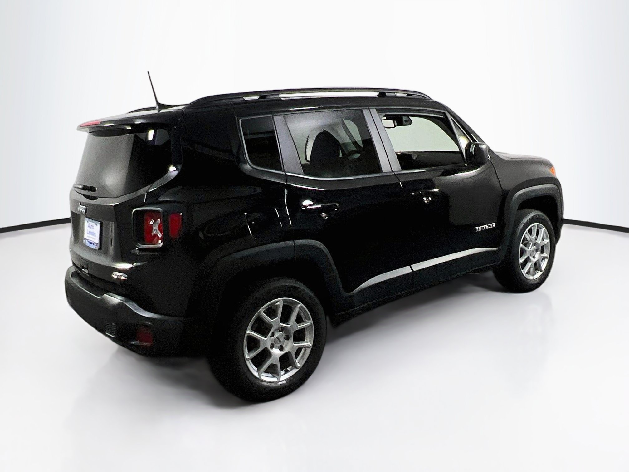 Used 2022 Jeep Renegade Latitude w/ Convenience Group AWD/4WD image 5