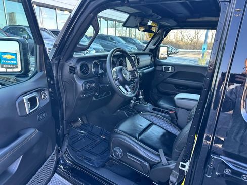 Used 2022 Jeep Wrangler Unlimited Sahara image 9