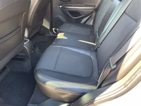 Used 2022 Chevrolet Trax LT image 41