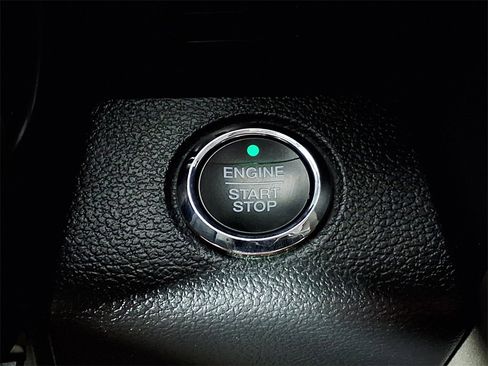 Used 2017 Ford F150 Lariat image 16