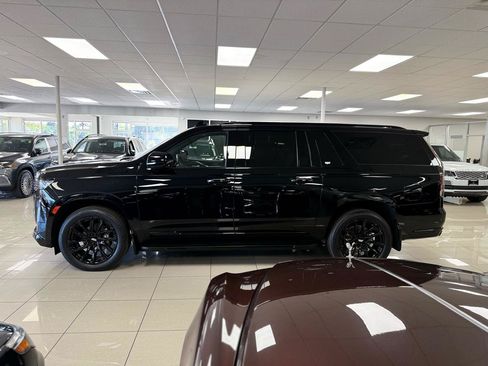 Used 2024 Cadillac Escalade ESV Sport w/ LPO, ONYX Package AWD/4WD image 6