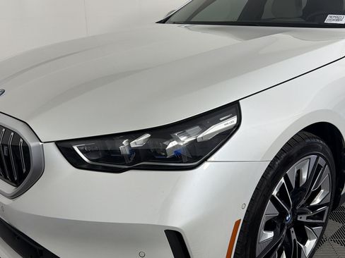 Used 2024 BMW i5 eDrive40i w/ Executive Package RWD image 12