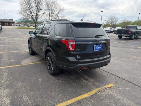 Used 2018 Ford Explorer XLT w/ XLT Appearance Package AWD/4WD image 7