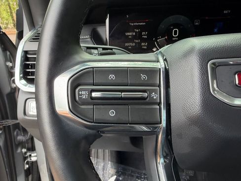 Used 2025 GMC Acadia Elevation image 24