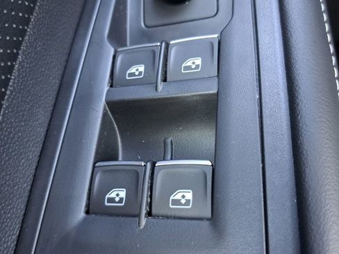 New 2026 Volkswagen Atlas SE FWD image 16