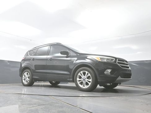 Used 2017 Ford Escape SE image 23