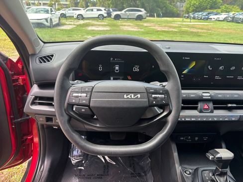 Used 2025 Kia K4 FWD image 23