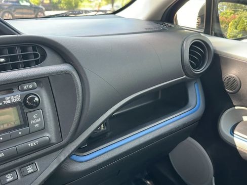 Used 2013 Toyota Prius C Two FWD image 37