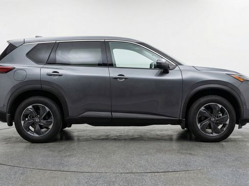 Used 2025 Nissan Rogue SV AWD/4WD image 11
