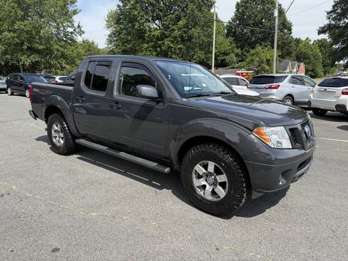 Used 2012 Nissan Frontier PRO-4X AWD/4WD image 4