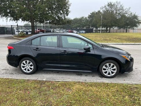 Used 2023 Toyota Corolla LE image 6
