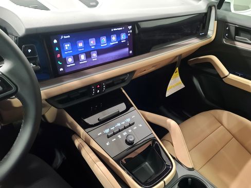 New 2026 Porsche Cayenne image 20