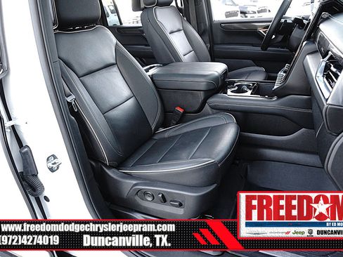 Used 2026 GMC Yukon XL Elevation w/ Elevation Premium Package AWD/4WD image 16