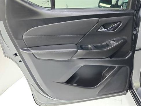 Used 2023 Chevrolet Traverse LT FWD image 23
