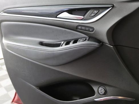 Used 2024 Buick Enclave Premium image 24