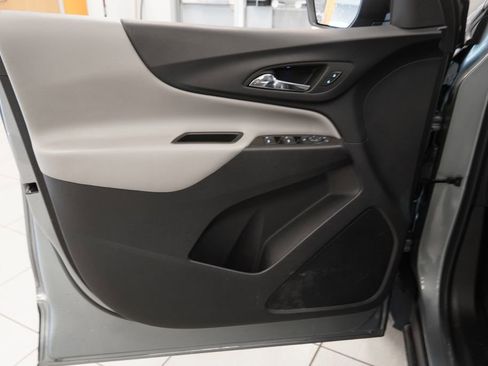 Used 2023 Chevrolet Equinox LS w/ LS Convenience Package FWD image 17