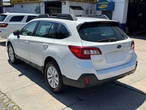 Used 2018 Subaru Outback 2.5i AWD/4WD image 7