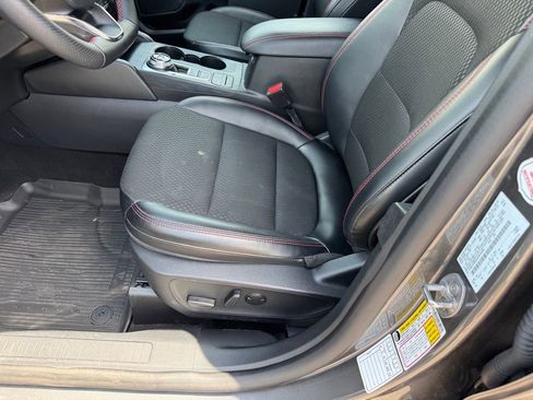 Used 2025 Ford Escape ST-Line AWD/4WD image 8