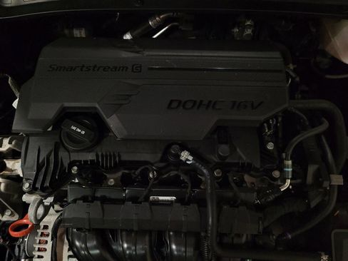 Used 2023 Hyundai Elantra SE image 30