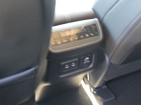 New 2026 Nissan Pathfinder Platinum image 19