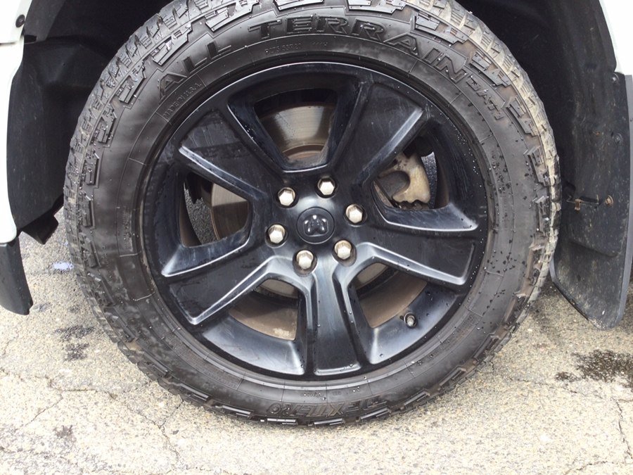 Used 2020 RAM 1500 4x4 Crew Cab image 42