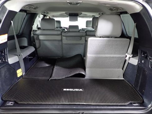 Used 2017 Toyota Sequoia Limited w/ Safety & Convenience Package AWD/4WD image 19