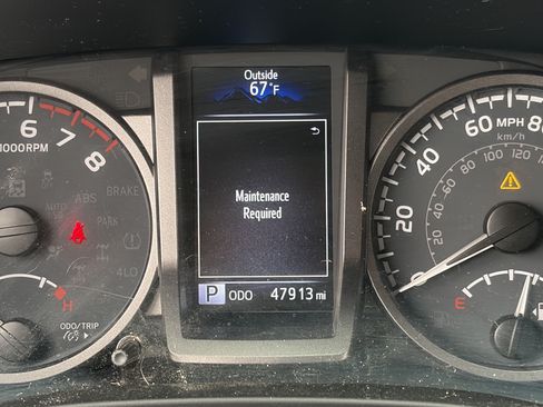 Used 2021 Toyota Tacoma TRD Off-Road w/ Technology Package RWD image 8