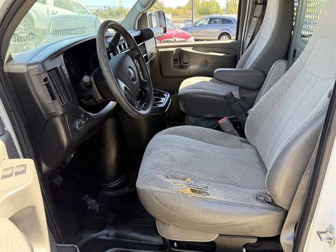 Used 2014 GMC Savana 2500 RWD image 12