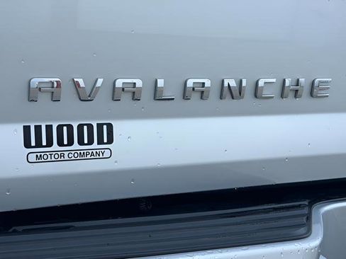 Used 2013 Chevrolet Avalanche LTZ image 40