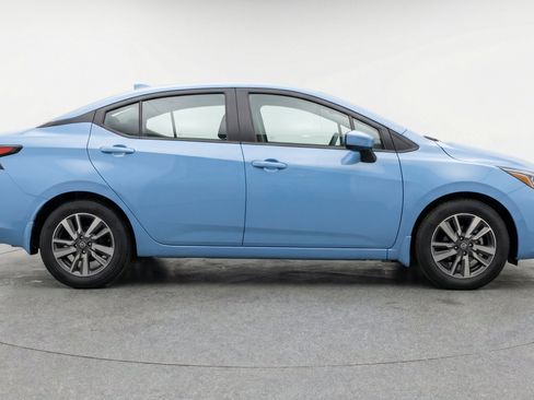 Used 2025 Nissan Versa SV FWD image 11