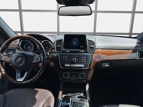 Used 2018 Mercedes-Benz GLS 450 4MATIC image 19